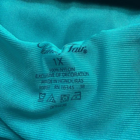 Vintage Vanity Fair Nightgown 1X Short Gown Nylon Plus Lingerie 1970sFashion - Picture 3 of 5